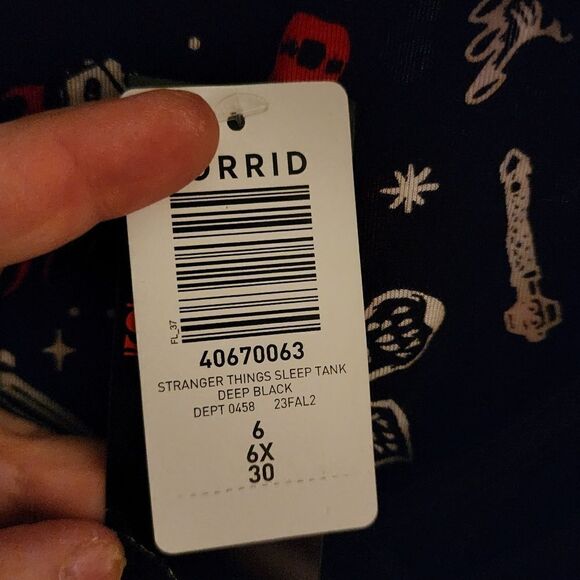 6X 30W Torrid Black Stranger Things Pajama Set Tank Shorts Demogorgon Hunter Red - Picture 10 of 10